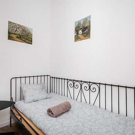 Lol Apartment Красков Екстериор снимка